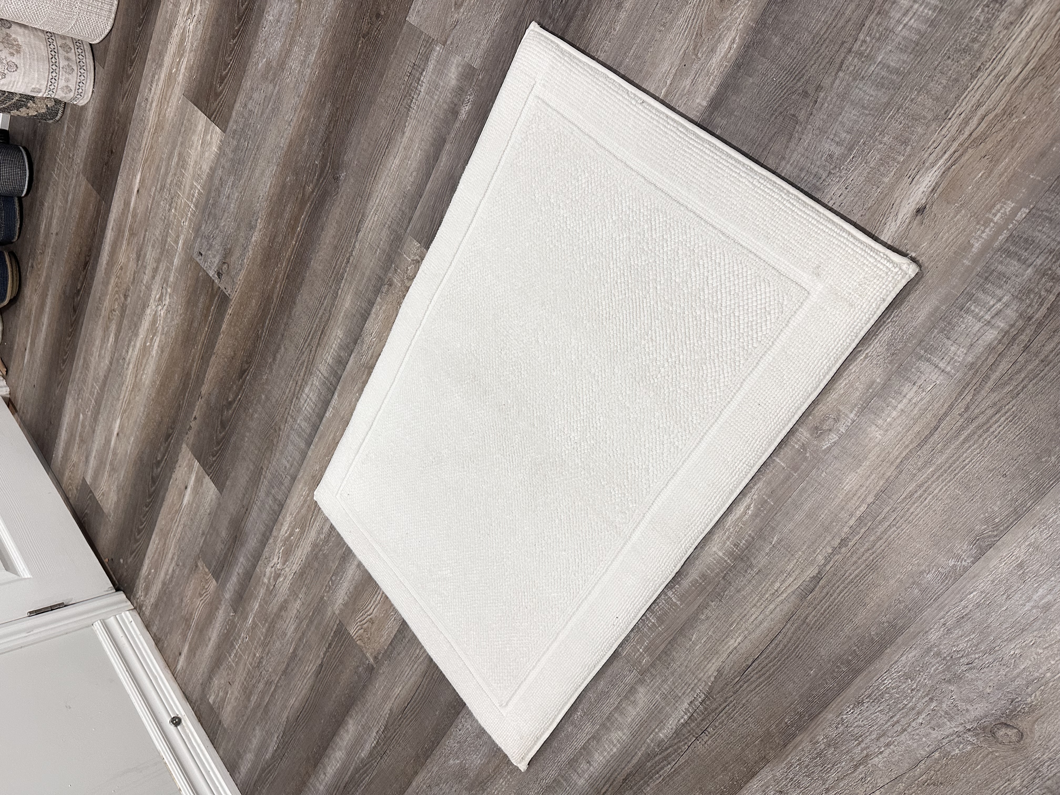 Mats & Small Accent Rugs