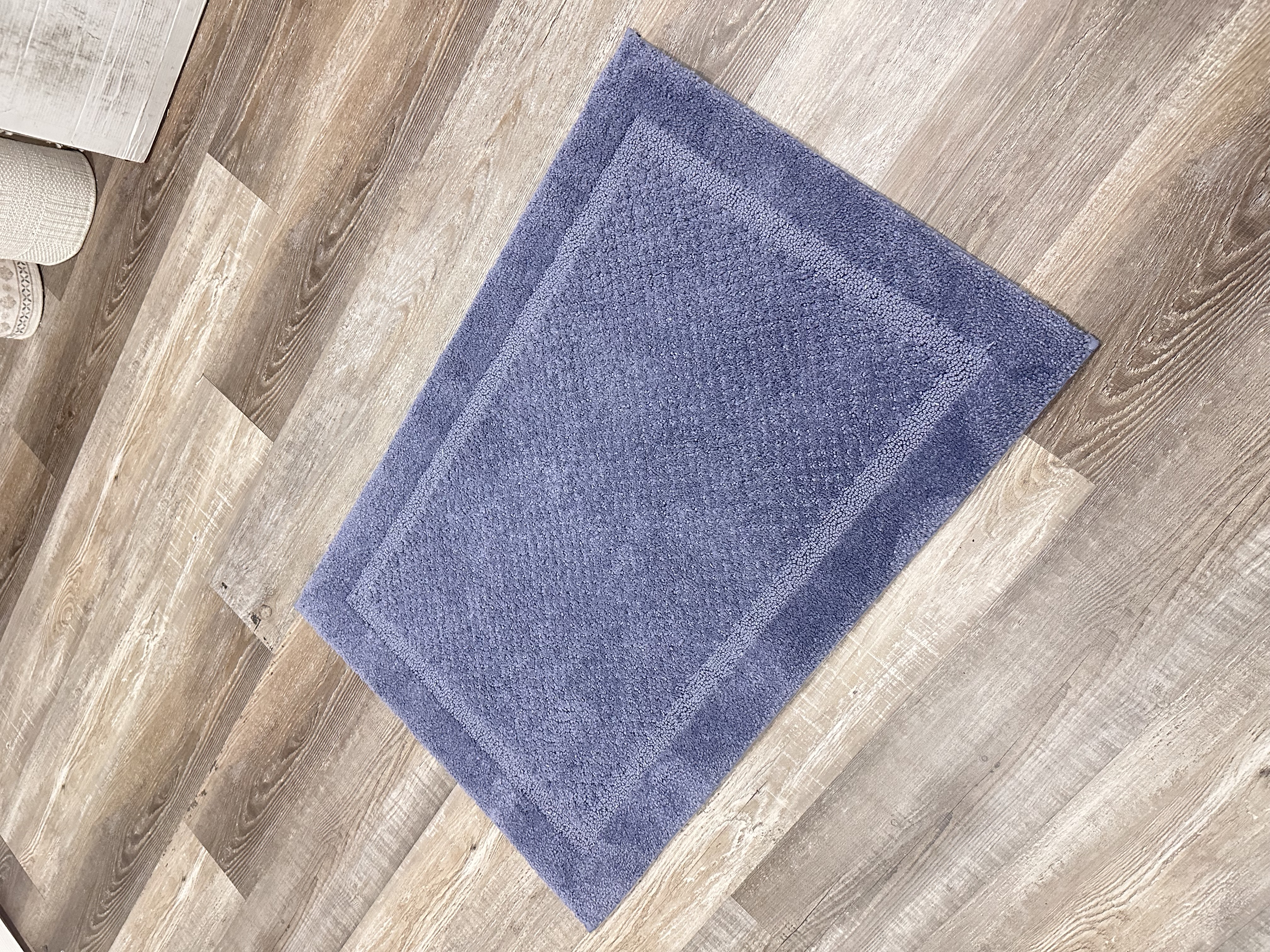 Mats & Small Accent Rugs