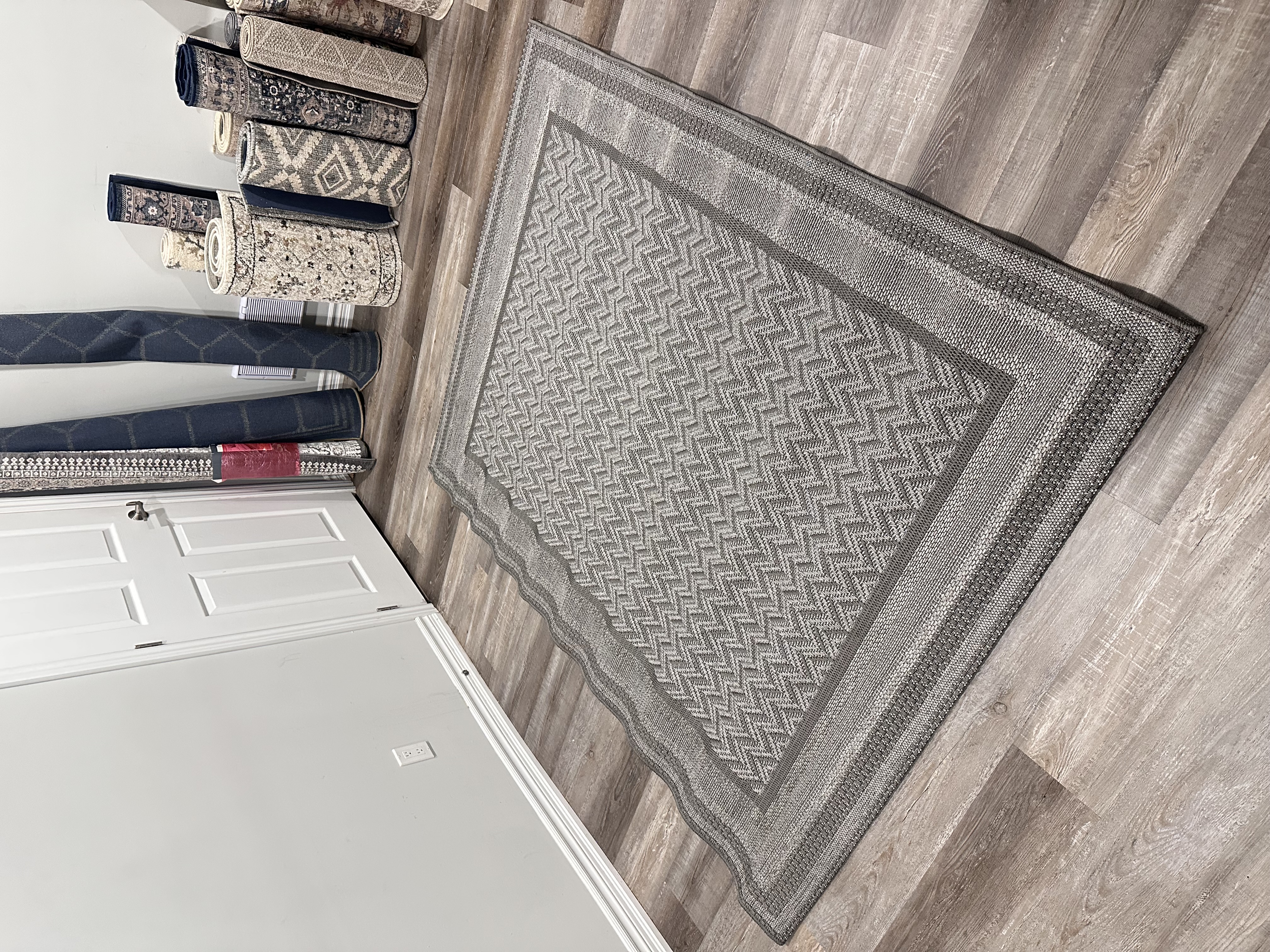 Gertmenian Laguna Daria Silver Iron 5’3” x 7’ Indoor/Outdoor Rug